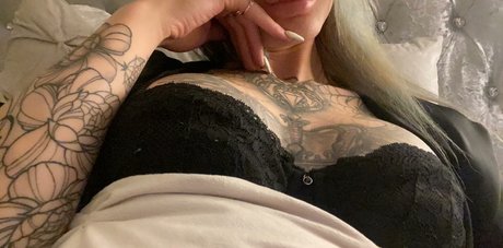 Ts Missy Adair porno xxx bild