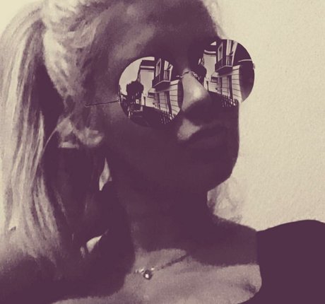 Barbara Szabo perfekte erotische galerien