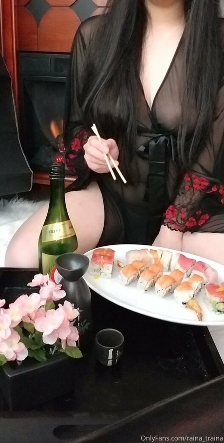 raina traina top pornographische fotos