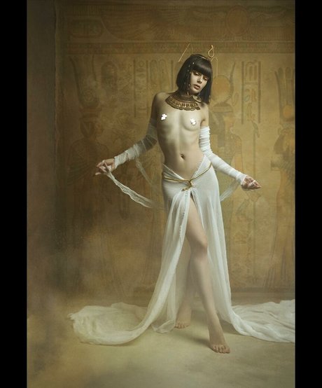 Marie Grippon nackt kunst archiv