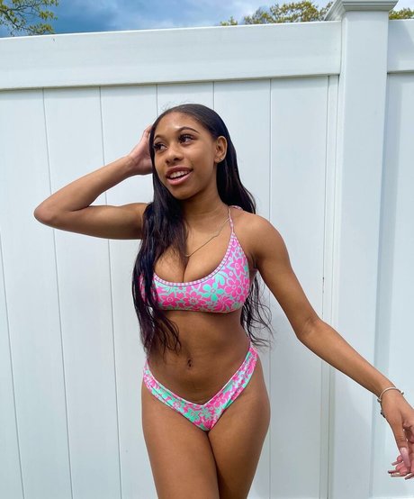 Elyse Rey top xxx bild