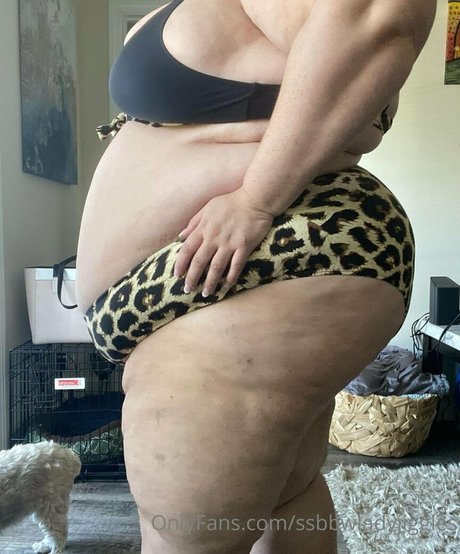 ssbbwladyjiggles sexy top bilder