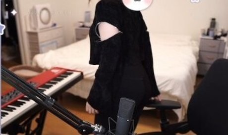 lolnatsumiii nackt kunst bilder