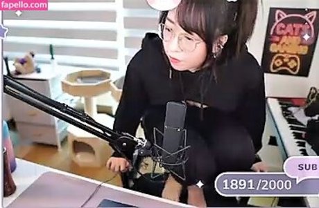 lolnatsumiii perfekte akt fotos