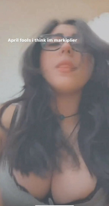 Jennmelon erwachsene nacktheit bild