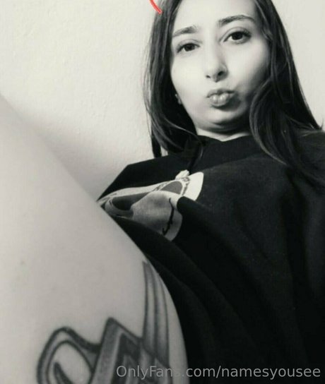 namesyousee nackt erotische bild