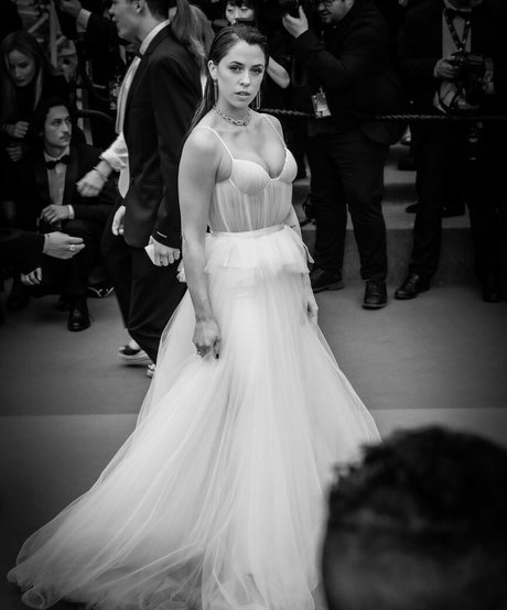 Vanessa Mai model kunst fotos