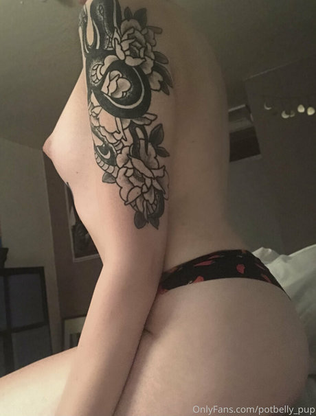 bigbellybenni porno akt fotos