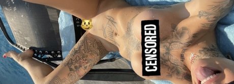 Xlucy hübsche nacktheit bild