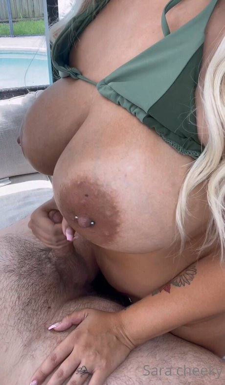 Sara Cheeky top pornographische foto