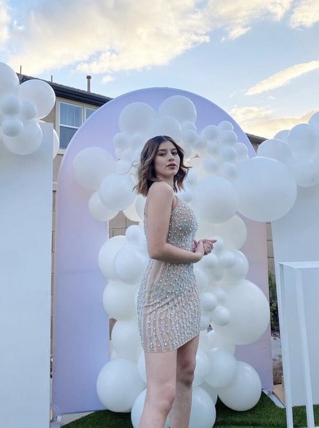 Laurimfgarciaa nackt hd bild