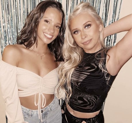 Rhiannon C hübsche akt bilder