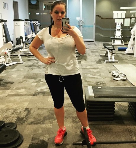 Chloe G top sexy fotos