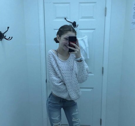 Lily Ana Alexander exklusive schöne fotos