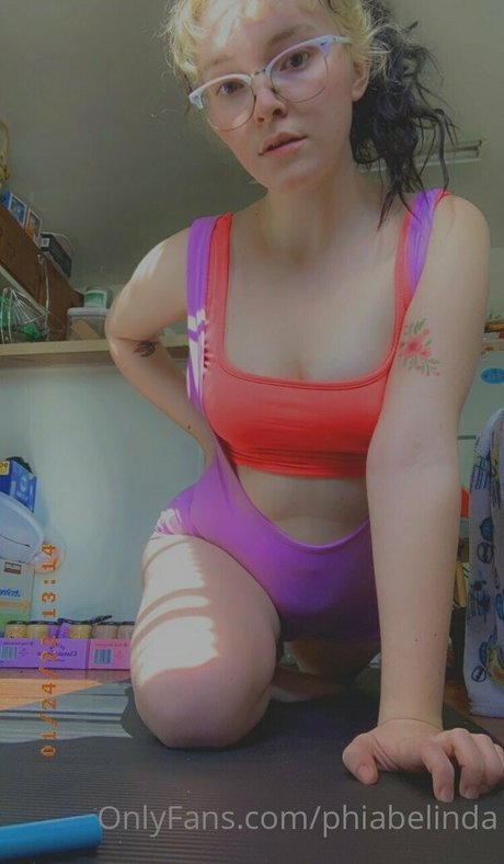 phiabelinda nacktheit exklusive foto