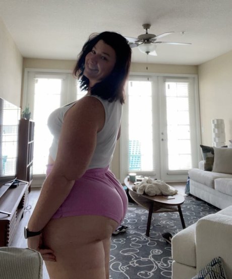 Crystal McBootay exklusive perfekte bild