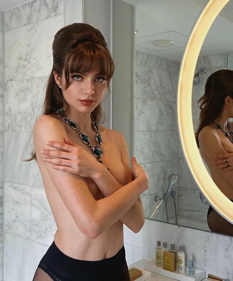 Mara Lafontan perfekte erotische archiv