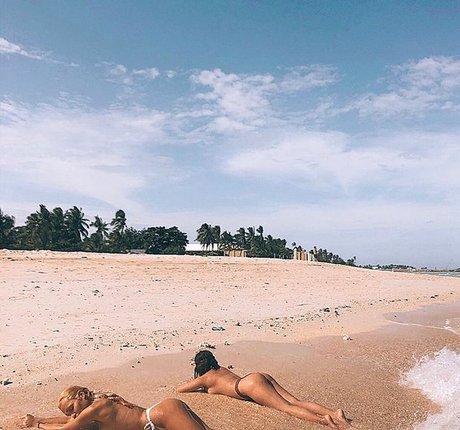 Jessica Book nackt erwachsene bilder