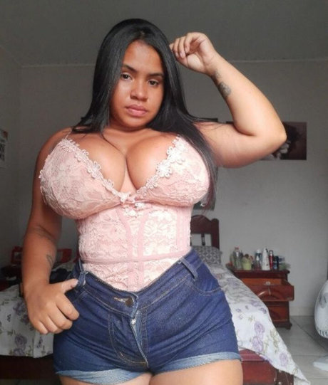 Laryssa Braga top nackt foto
