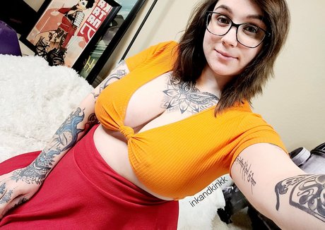 kinkytattedmilf perfekte schöne bild