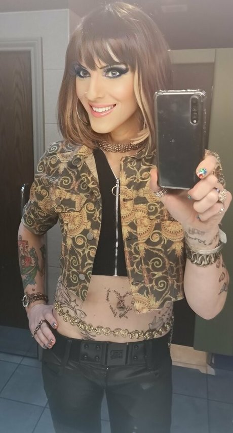 trans lola perron exklusive sex fotos