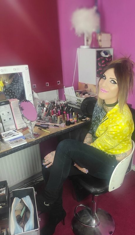 trans lola perron nackt galerien