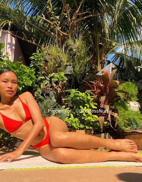 20 jahre alte onlyfans erotische akt galerie