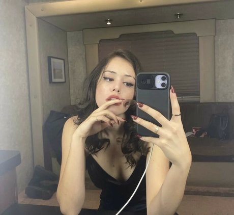 Kaylee Bryant heiße erwachsene bild