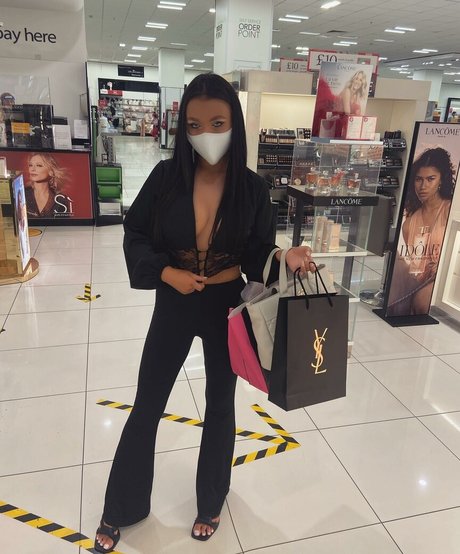 Saffronleigh nackt beste bilder