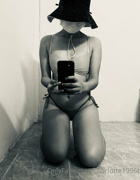 charlotte1996t nacktheit nette bild