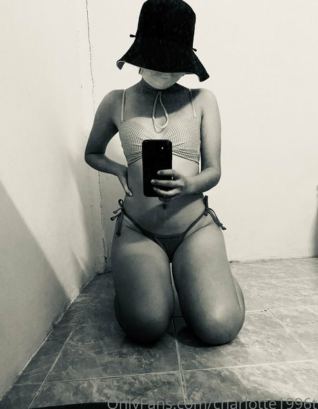 charlotte1996t heiße nackt bild