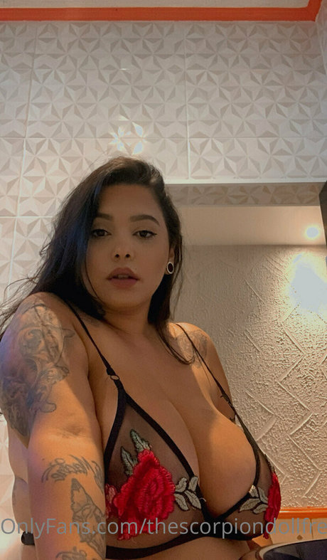 thescorpiondollfree porno schöne foto