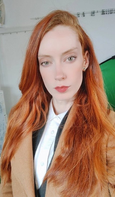 Miss Chloe ASMR pornostar sexy galerien