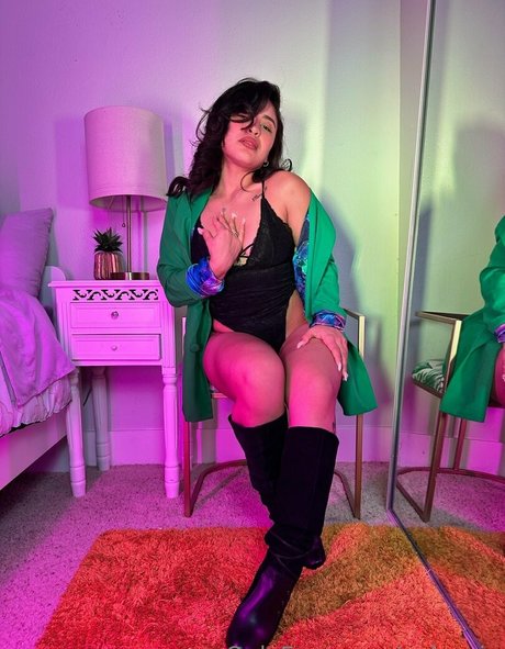 Yulyspin freie erwachsene bild