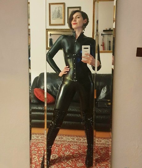 mistresselena schauspielerin schöne archiv