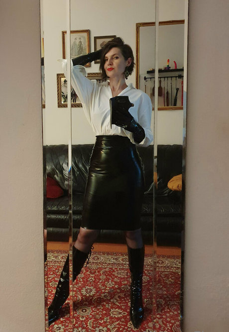 mistresselena pornostar sex bilder