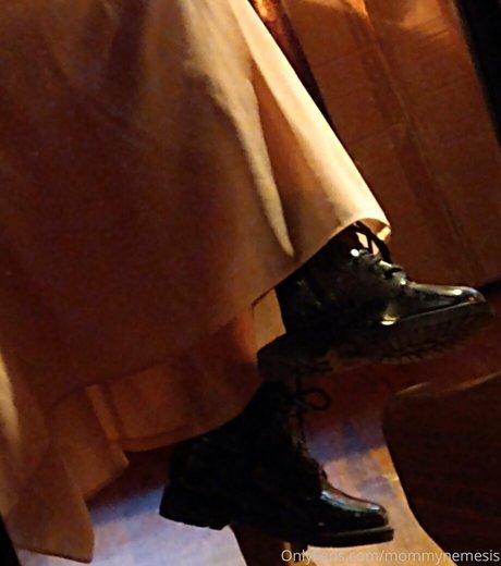 mommynemesis kostenlose akt galerie