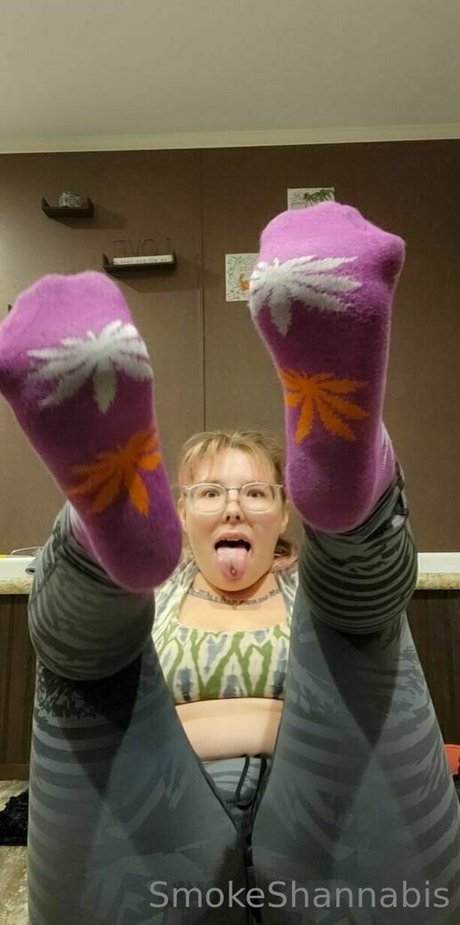 smokeeshannabis nette pornostar bild