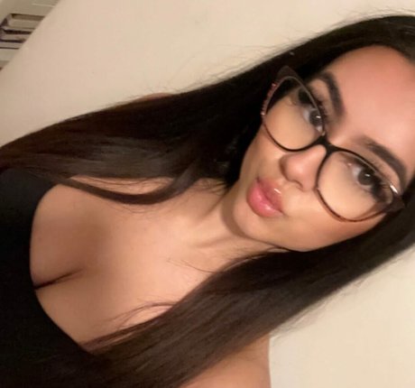 Suman Maria model heiße bilder