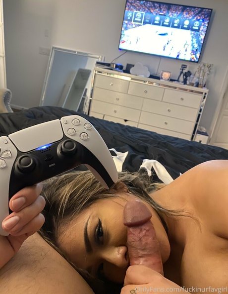 fuckinurfavgirl model nackt bild