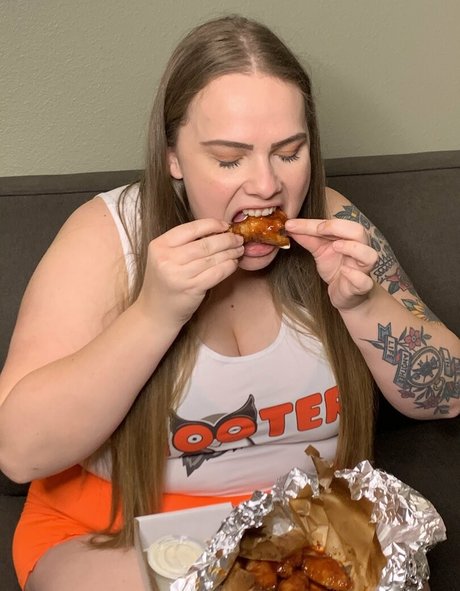 burstingbabe perfekte nackt archiv