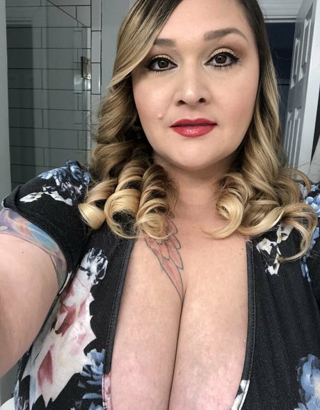 große milf-onlyfans erotische hd foto