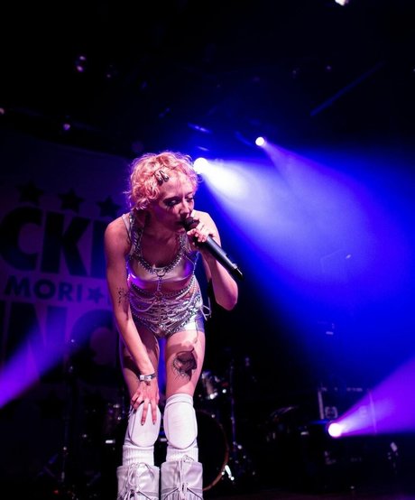 Chloe Moriondo erwachsene archiv