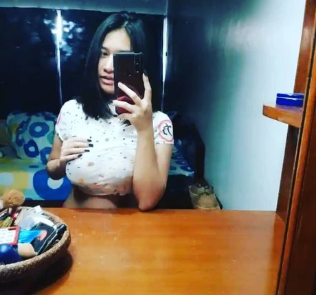 Warunee Thanyaphu kunst freie bild