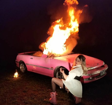 Tommi Terror hübsche sexy galerien