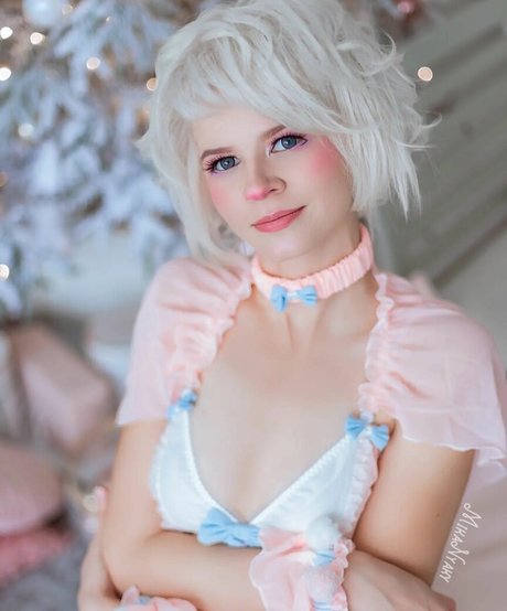 mikanyaky model heiße bilder