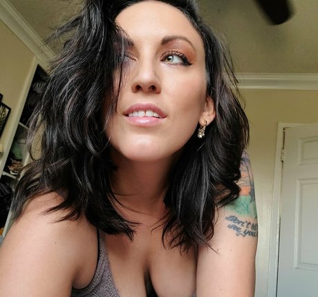 Evil Little Creature hd nackten archiv