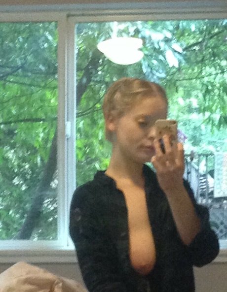 Kelley sexy top fotos