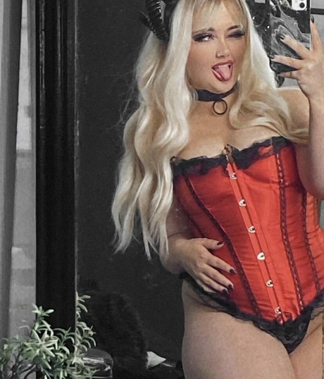 mechedaily model nacktheit bilder