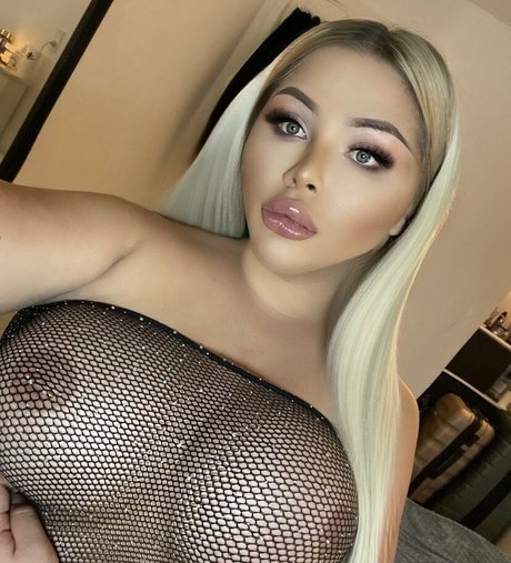 siliconebarbie nacktheit pornographische bilder